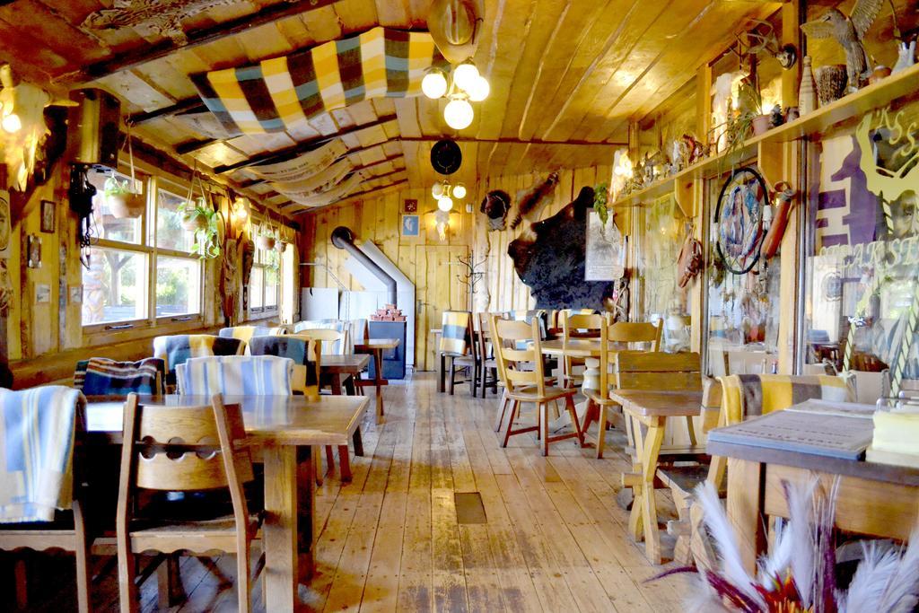Restaurant A Penzion Steak Station Pardubice Eksteriør bilde