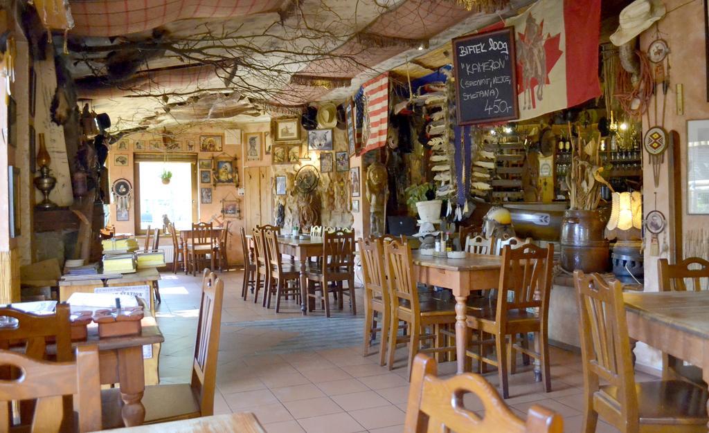 Restaurant A Penzion Steak Station Pardubice Eksteriør bilde