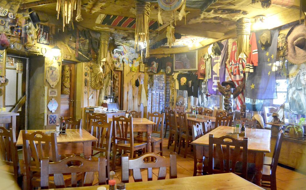 Restaurant A Penzion Steak Station Pardubice Eksteriør bilde