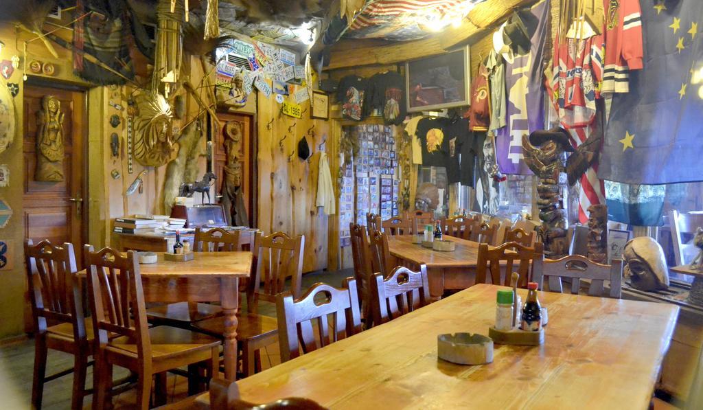 Restaurant A Penzion Steak Station Pardubice Eksteriør bilde