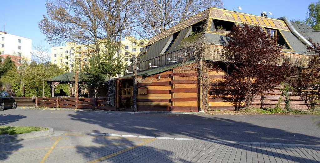 Restaurant A Penzion Steak Station Pardubice Eksteriør bilde