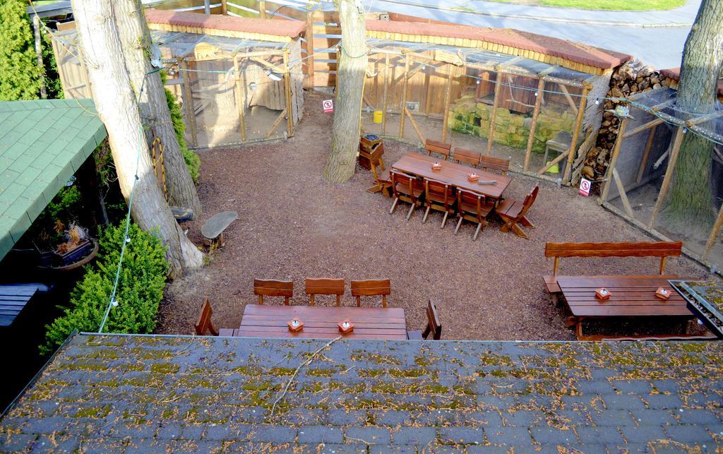 Restaurant A Penzion Steak Station Pardubice Eksteriør bilde